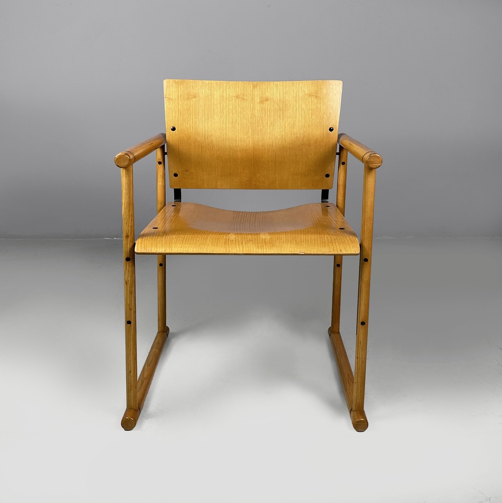Sedie con braccioli in legno e metallo nero, 1970 ca. 