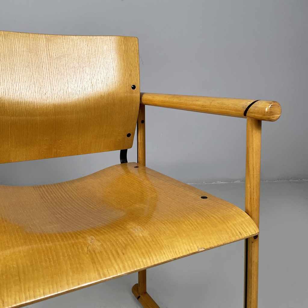 Sedie con braccioli in legno e metallo nero, 1970 ca. 