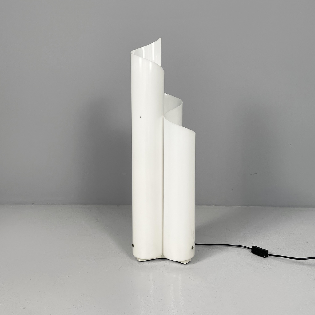 Lampada da tavolo Mezzachimera di Vico Magistretti per Artemide, 1970 ca.