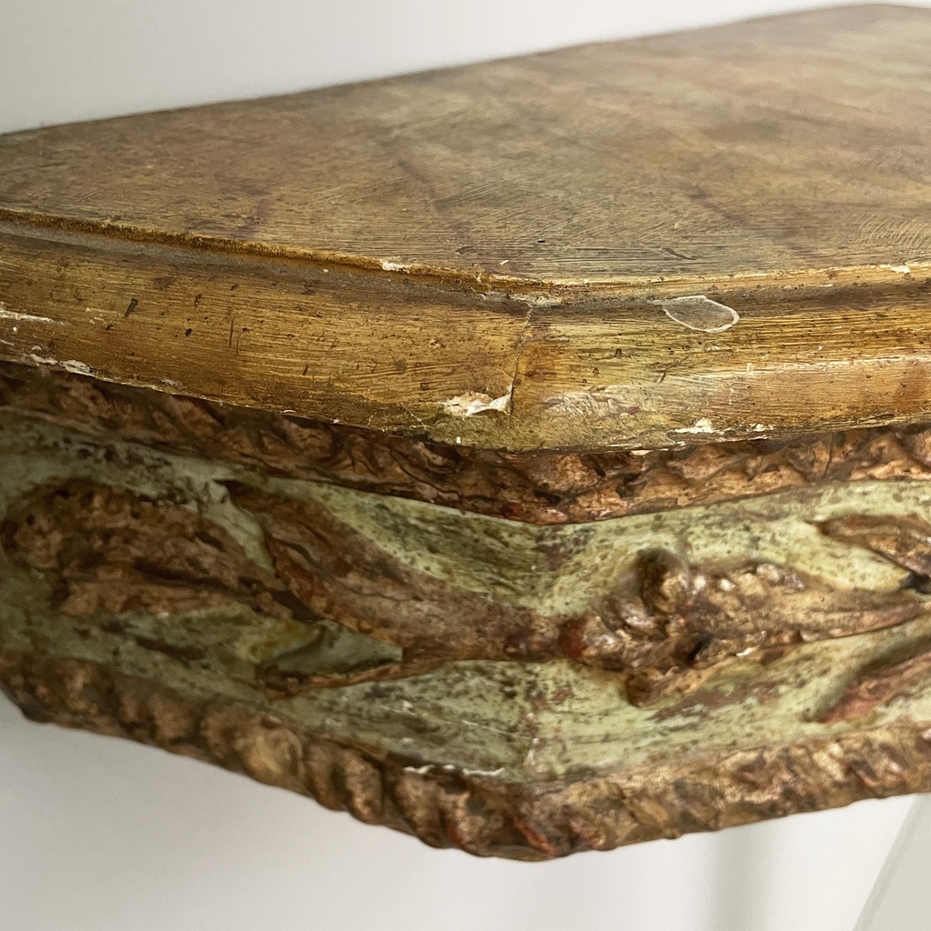 Consolle in legno verde e dorato, 1700 ca.