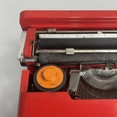 Macchina da scrivere Valentine di Ettore Sottsass e Perry A. King per Olivetti, 1970 ca. 