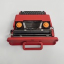 Macchina da scrivere Valentine di Ettore Sottsass e Perry A. King per Olivetti, 1970 ca. 