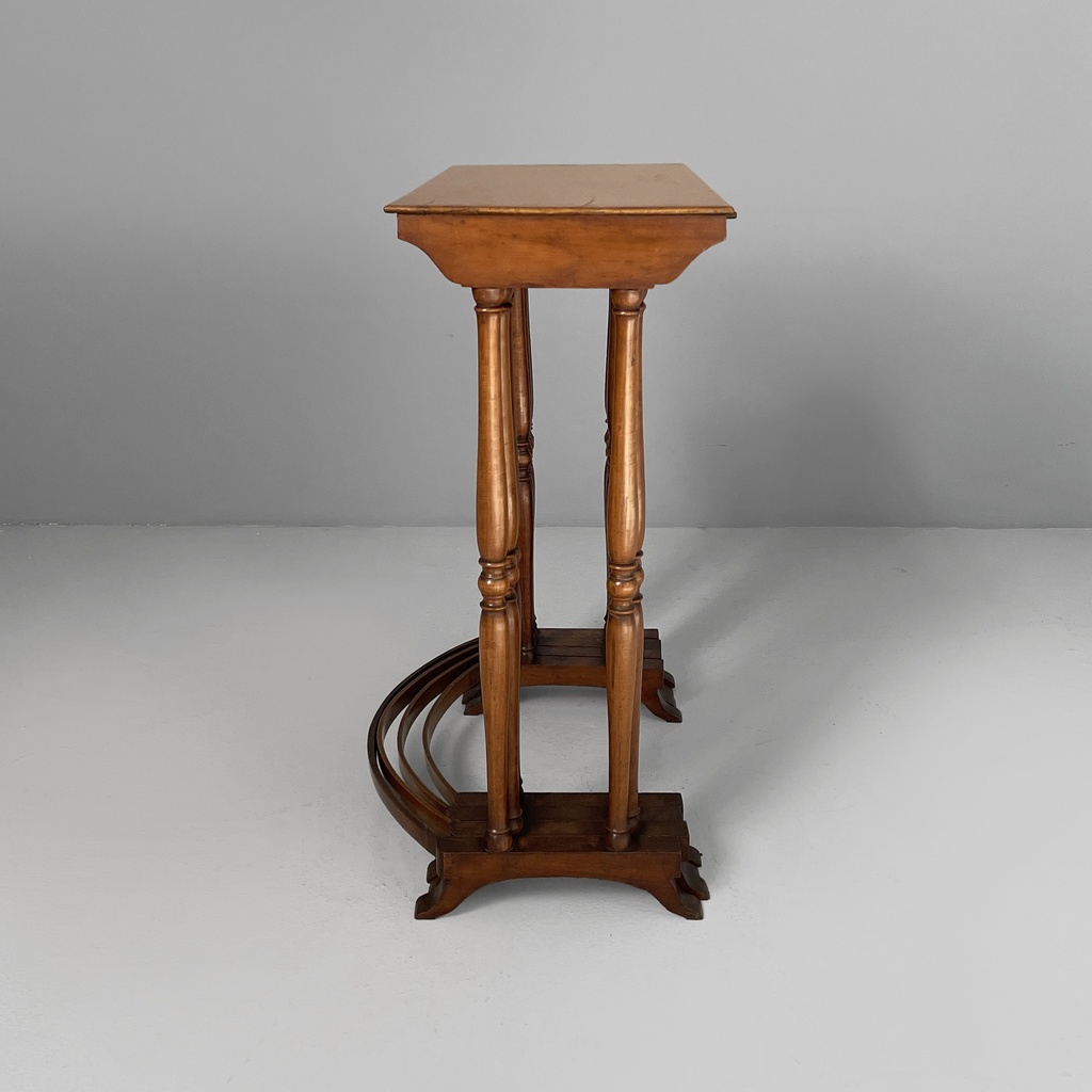 Tavoli da caffè in legno, fine 1800 ca.