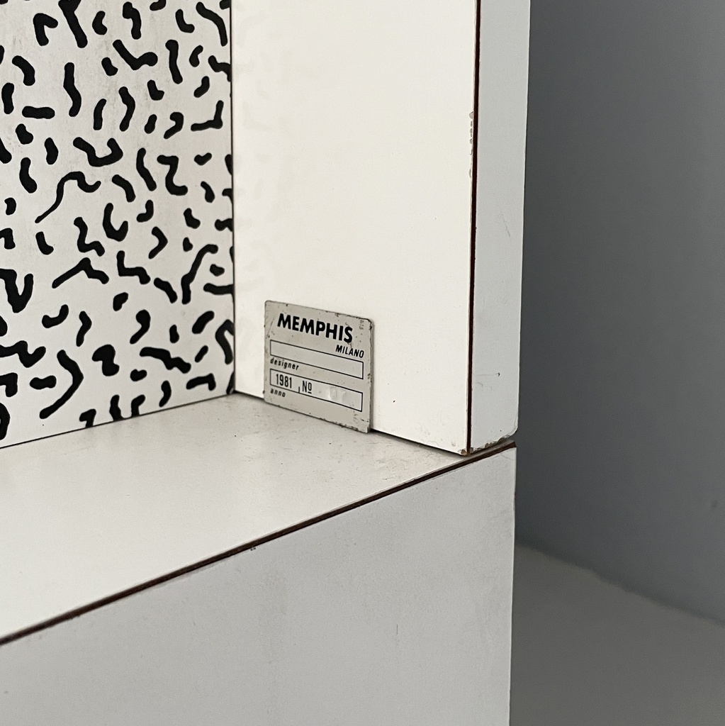 Libreria Suvretta di Ettore Sottsass per Memphis, 1981
