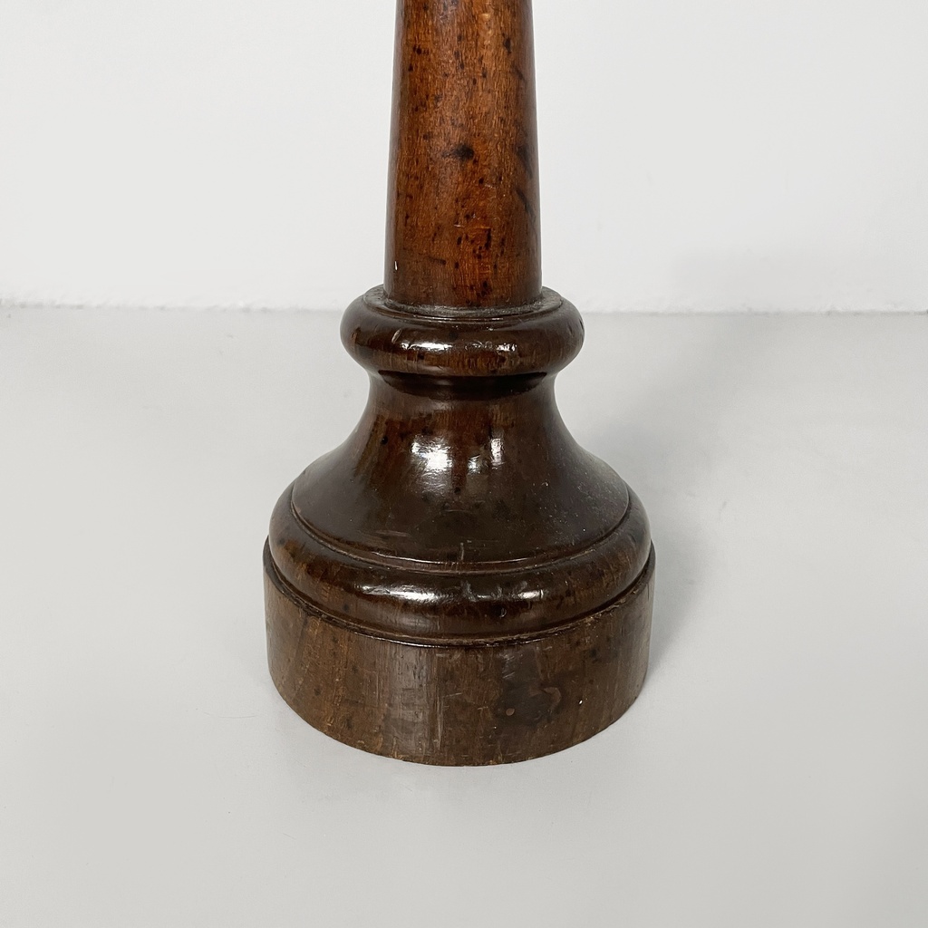 Fermaporta in legno, 1930 ca.