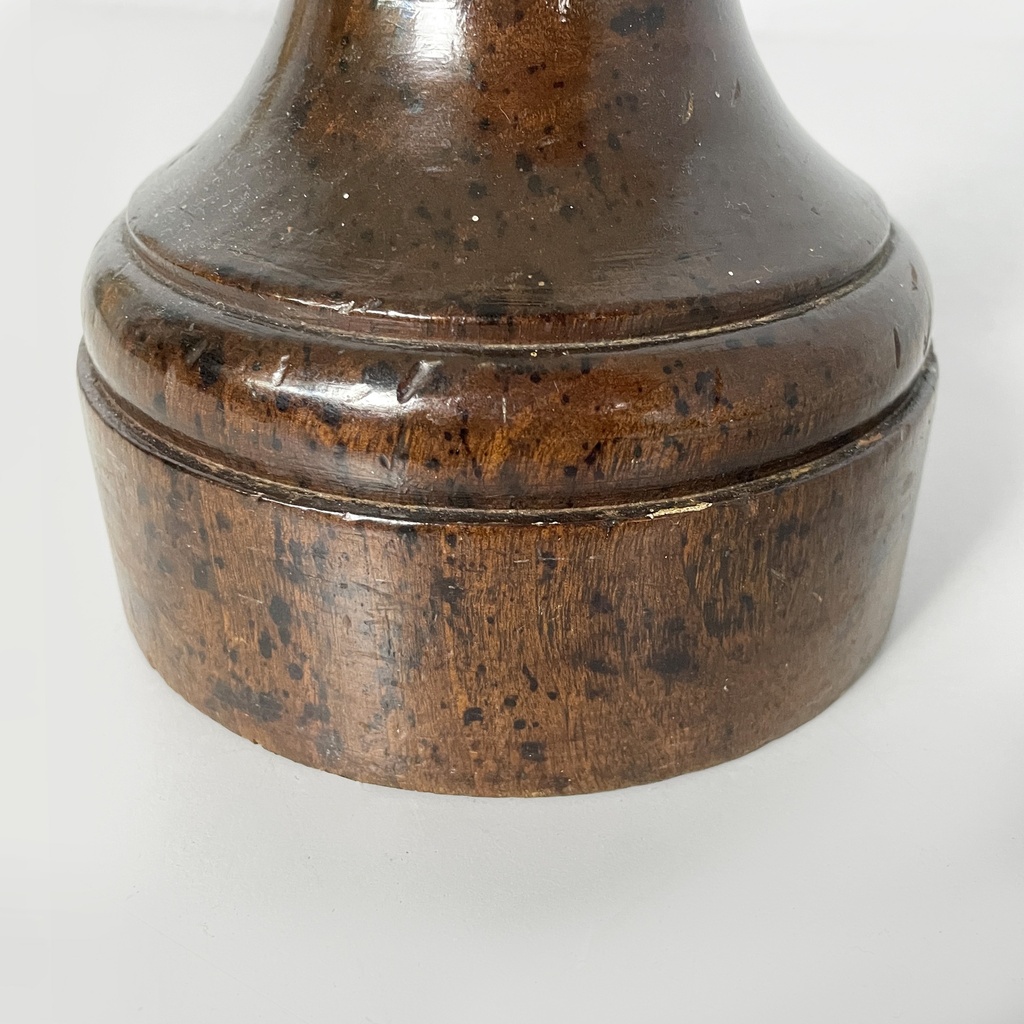 Fermaporta in legno, 1930 ca.