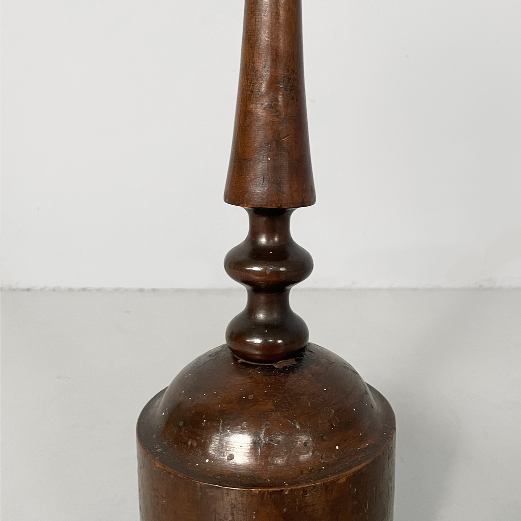 Fermaporta in legno, 1930 ca.