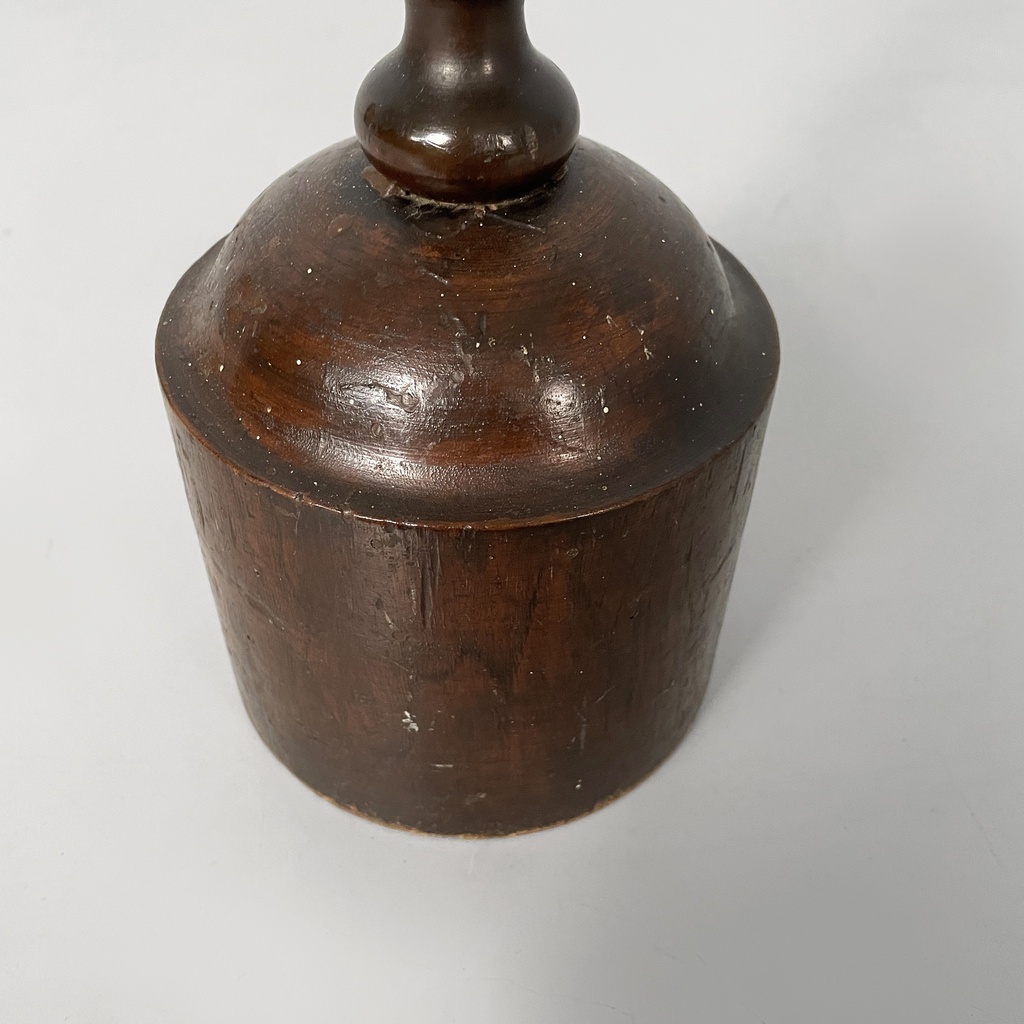 Fermaporta in legno, 1930 ca.