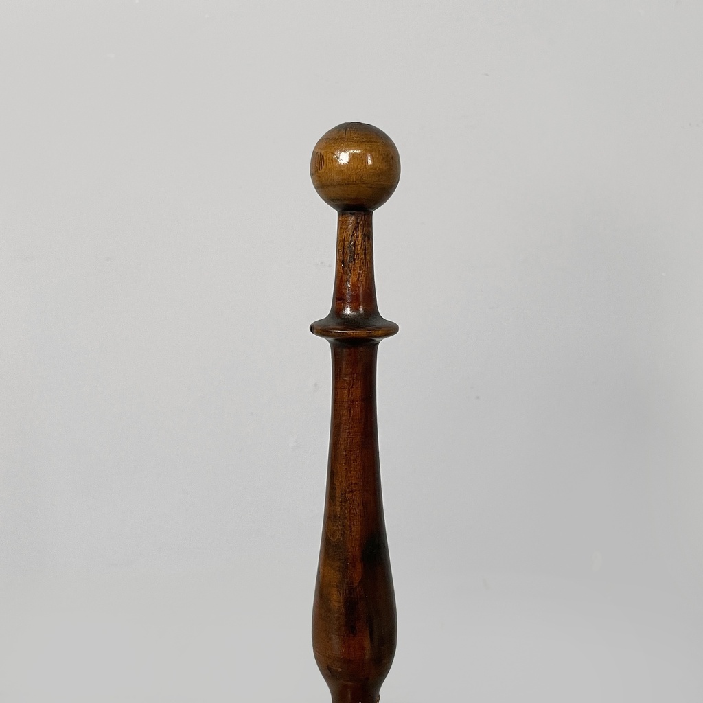 Fermaporta in legno, 1930 ca.