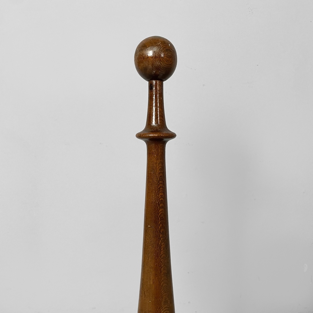 Fermaporta in legno, 1930 ca.