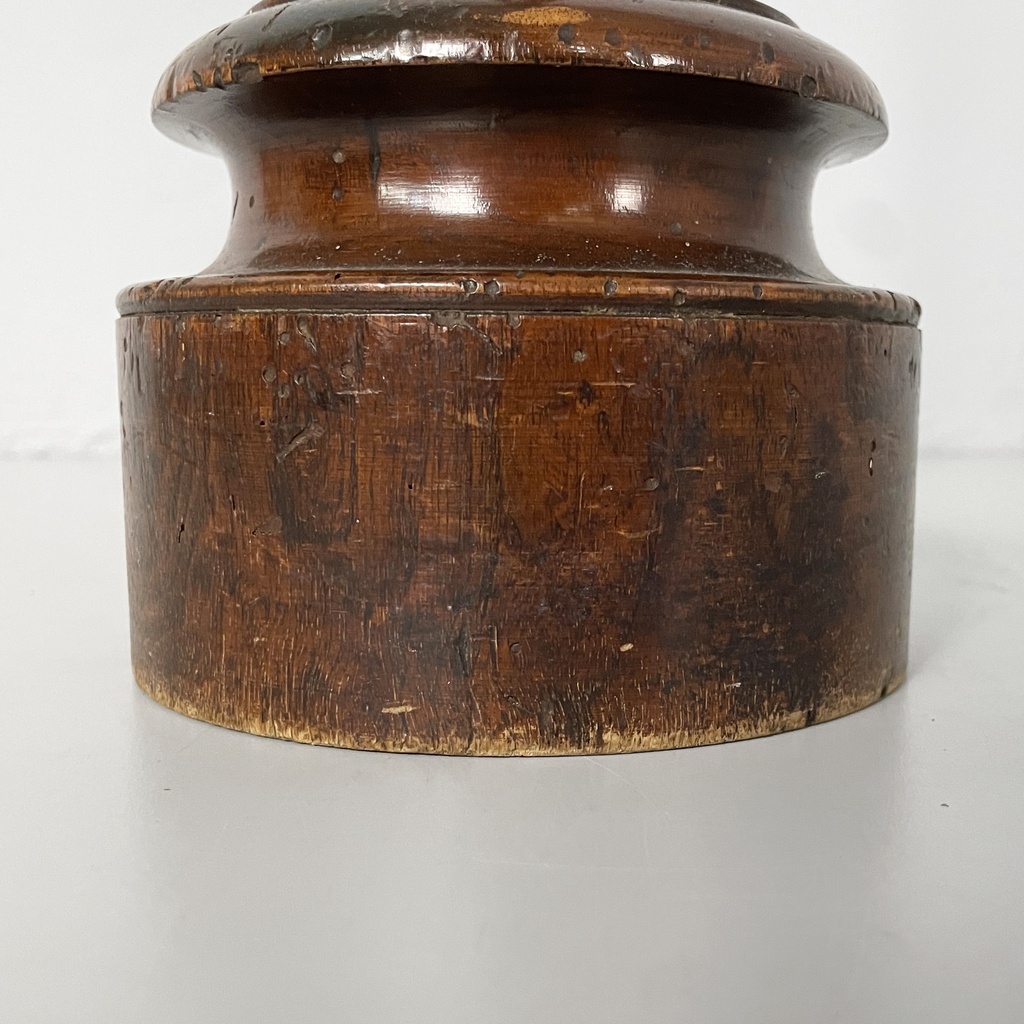 Fermaporta in legno, 1930 ca.