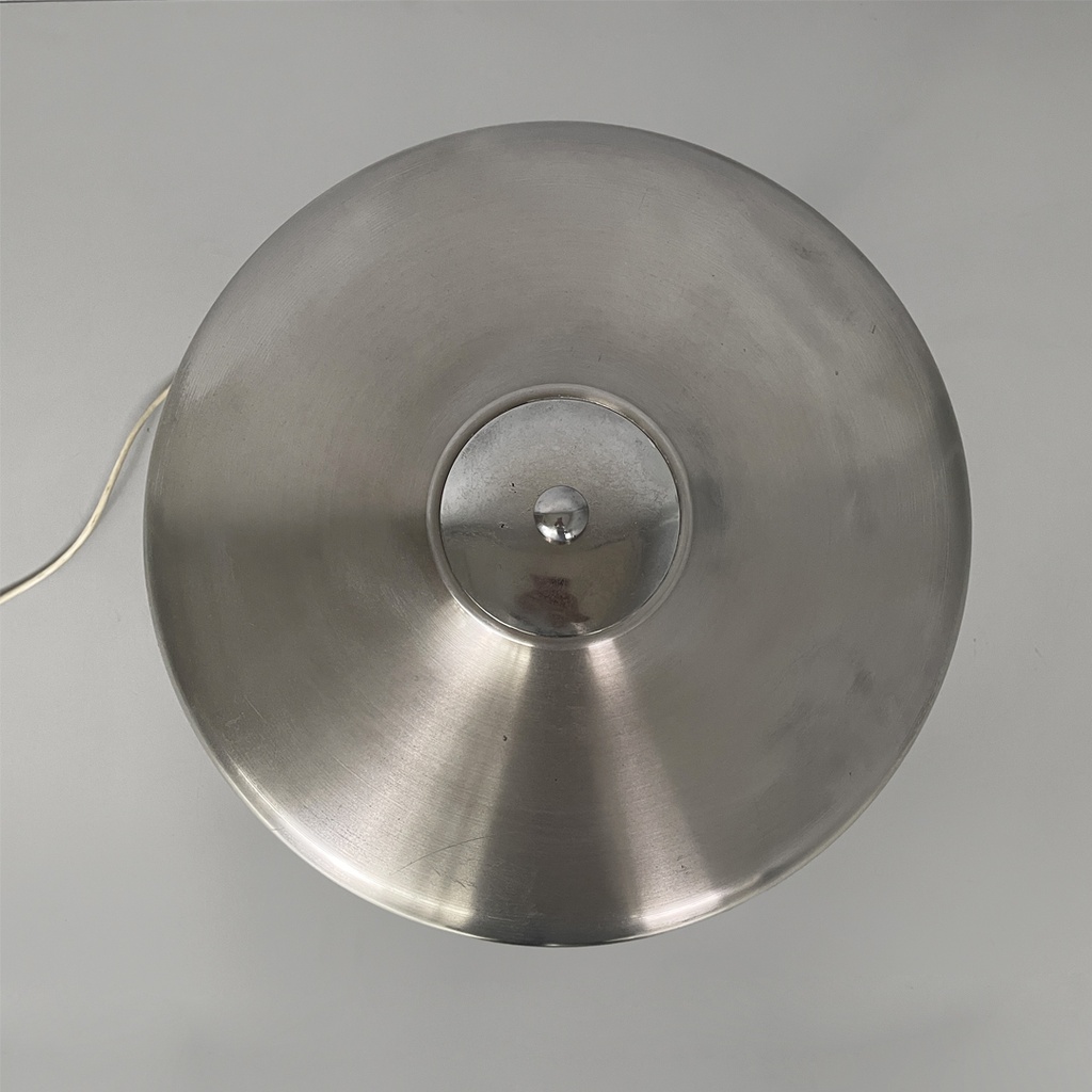 Lampada da tavolo in alluminio e vetro opalino, 1940 ca. 