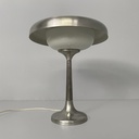 Lampada da tavolo in alluminio e vetro opalino, 1940 ca. 
