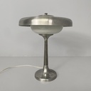 Lampada da tavolo in alluminio e vetro opalino, 1940 ca. 
