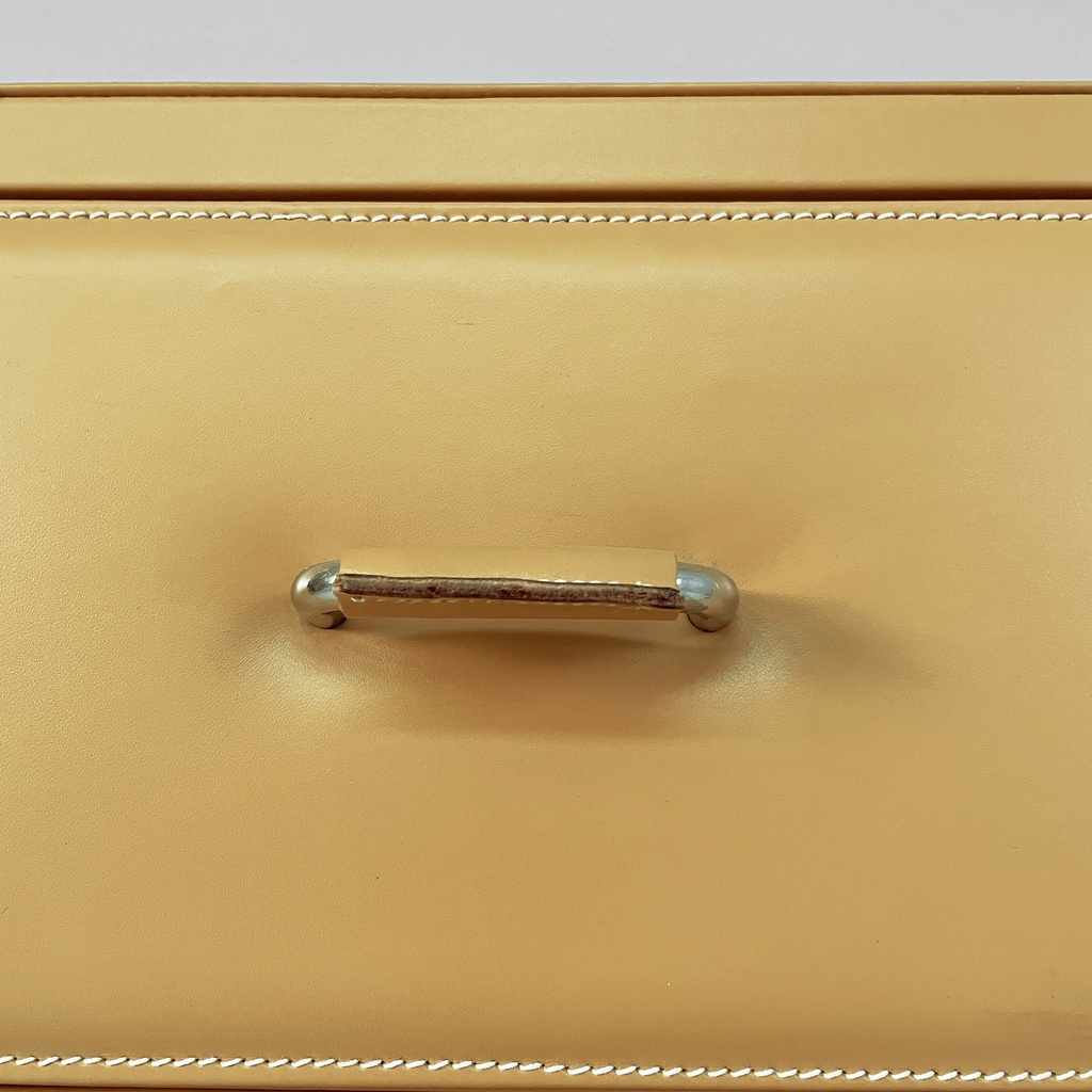 Cassettiera in pelle beige, 2000 ca.