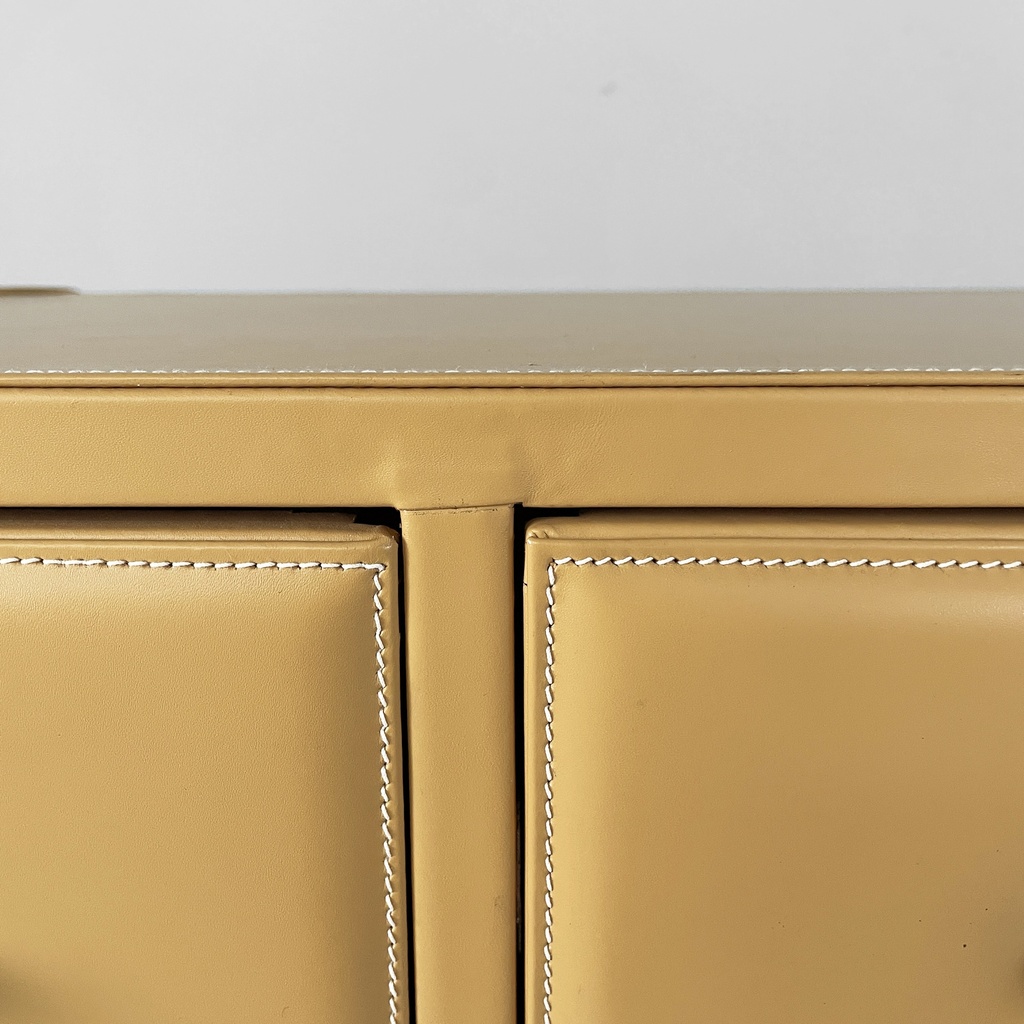 Cassettiera in pelle beige, 2000 ca.