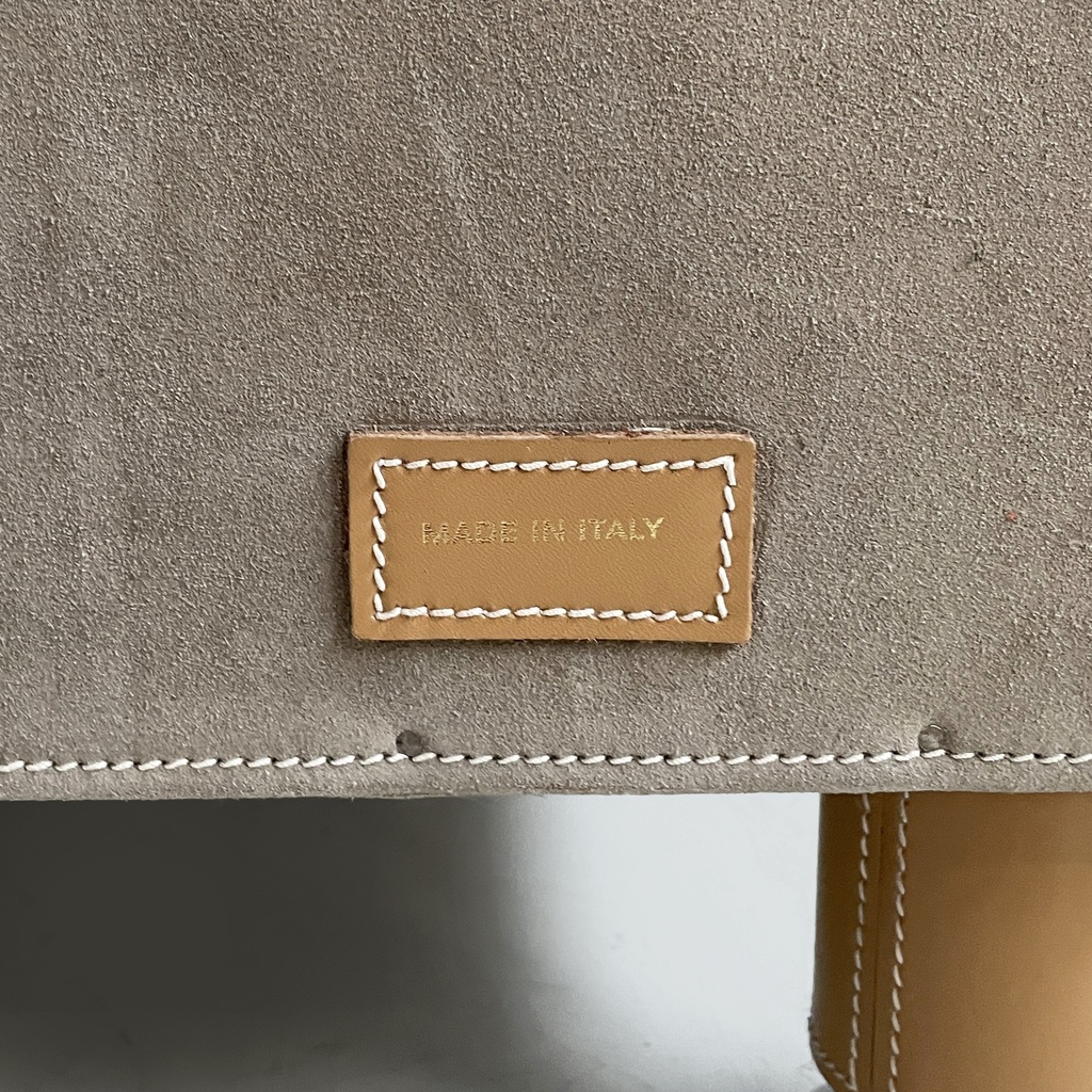 Cassettiera in pelle beige, 2000 ca.