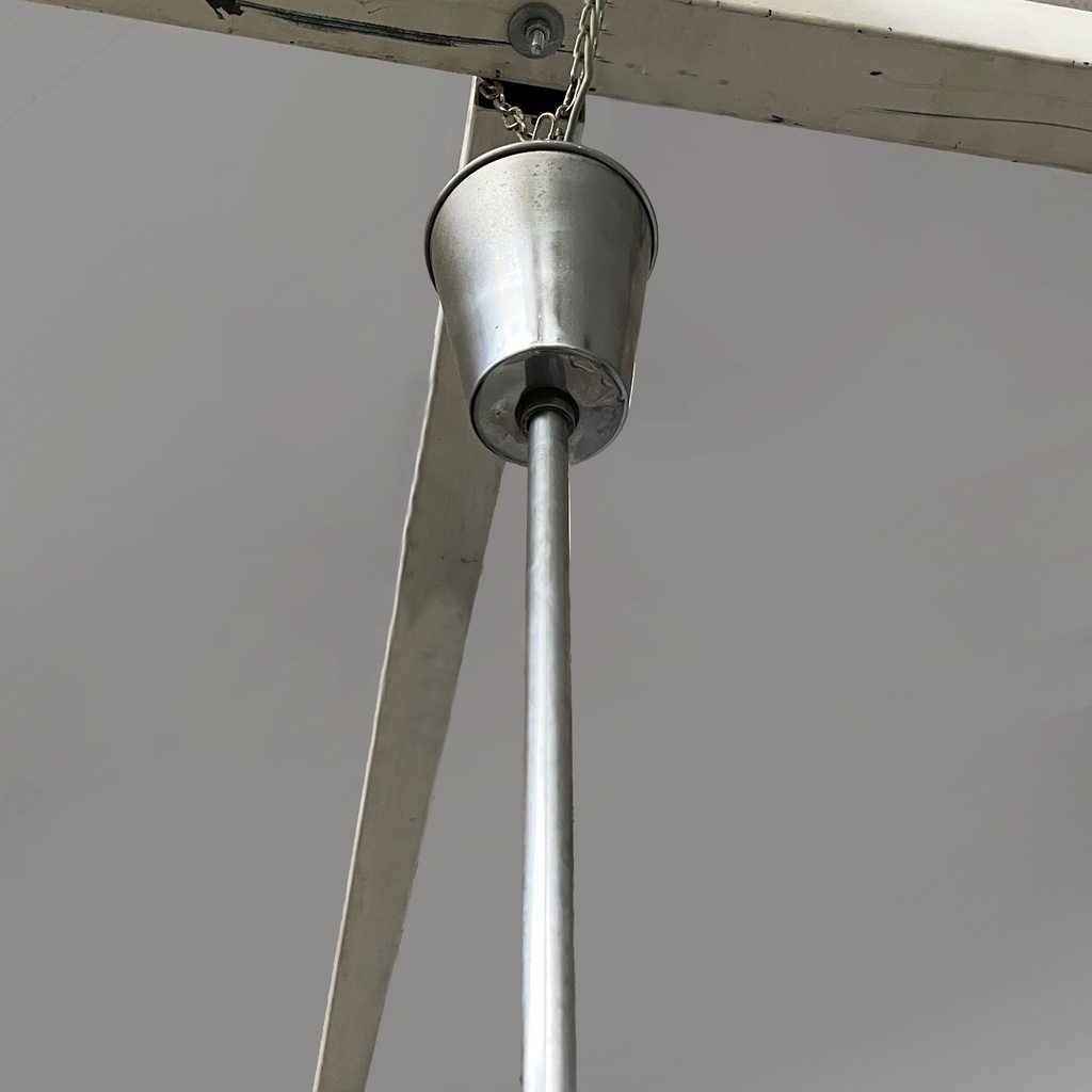 Lampadario in vetro opalino e metallo, 1930 ca.