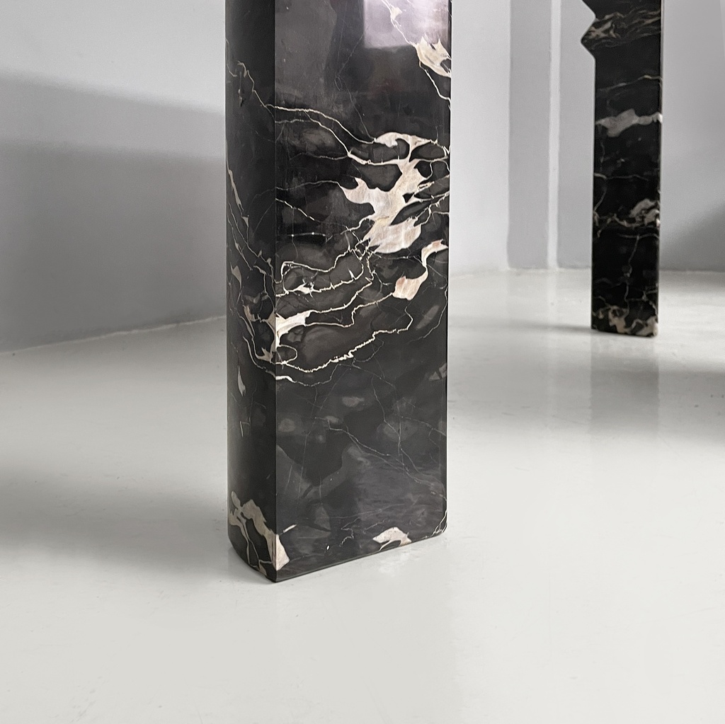 Consolle da parete in marmo rosa e nero, 1980 ca.