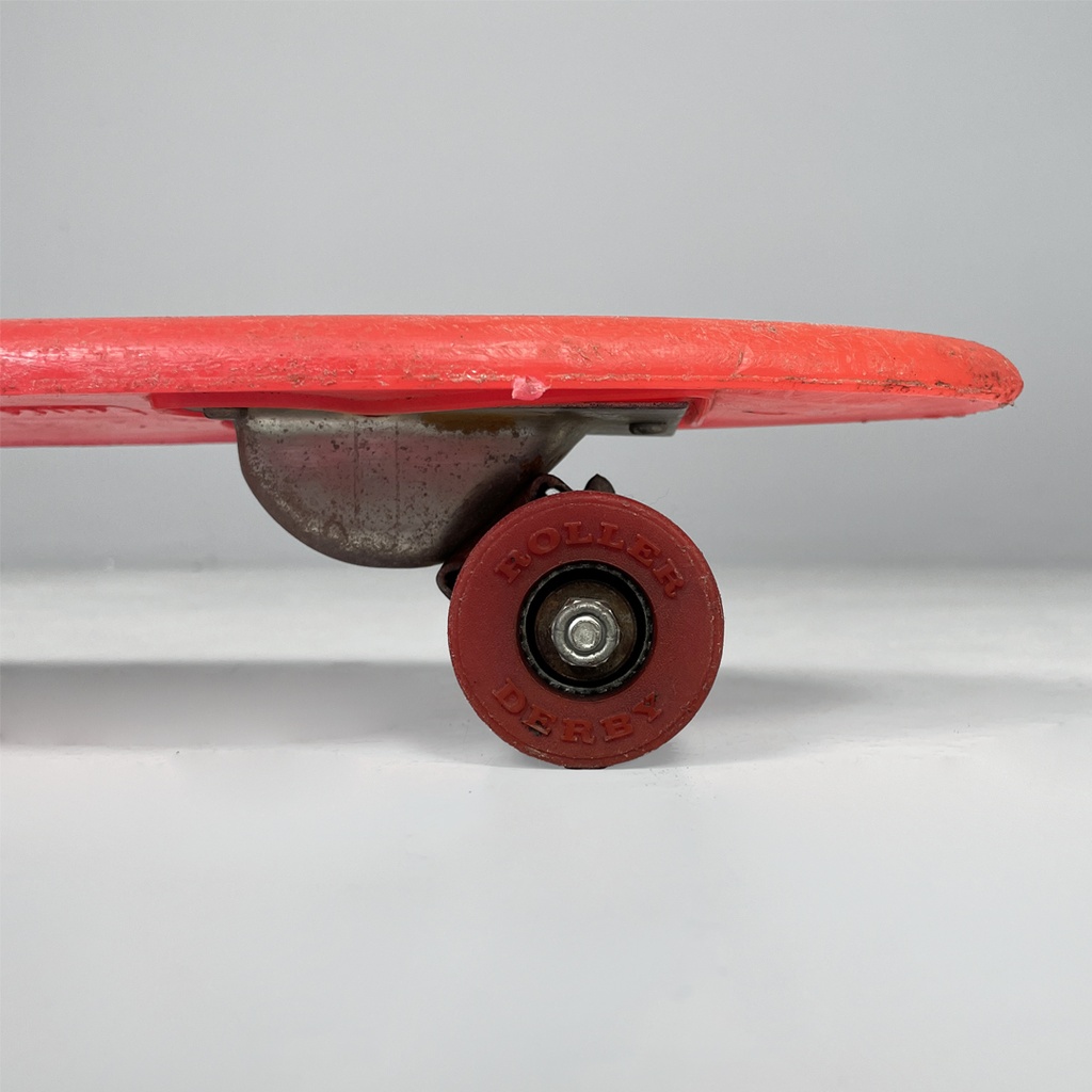 Skateboard in plastica e metallo di Roller Derby, 1970 ca. 