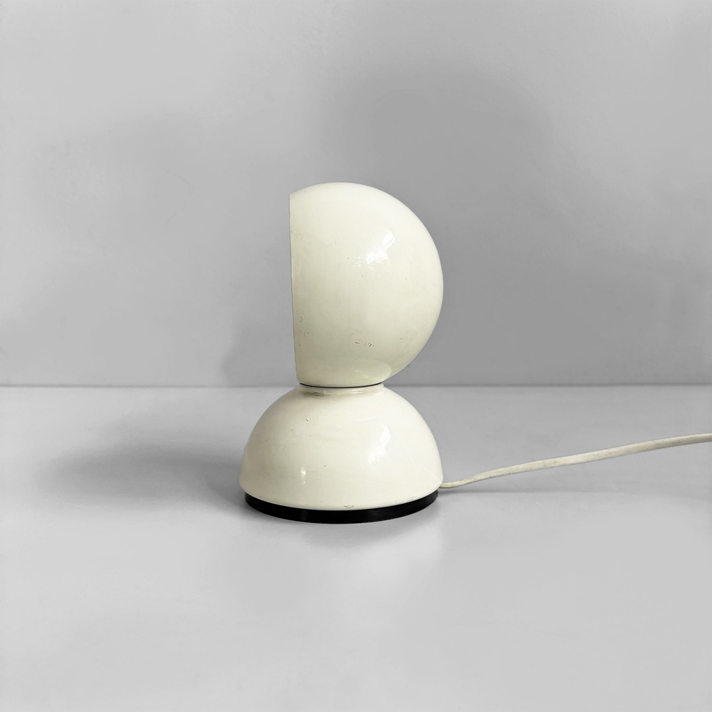 Lampada da tavolo Eclisse di Vico Magistretti per Artemide, 1970 ca.