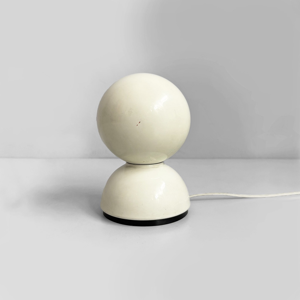 Lampada da tavolo Eclisse di Vico Magistretti per Artemide, 1970 ca.