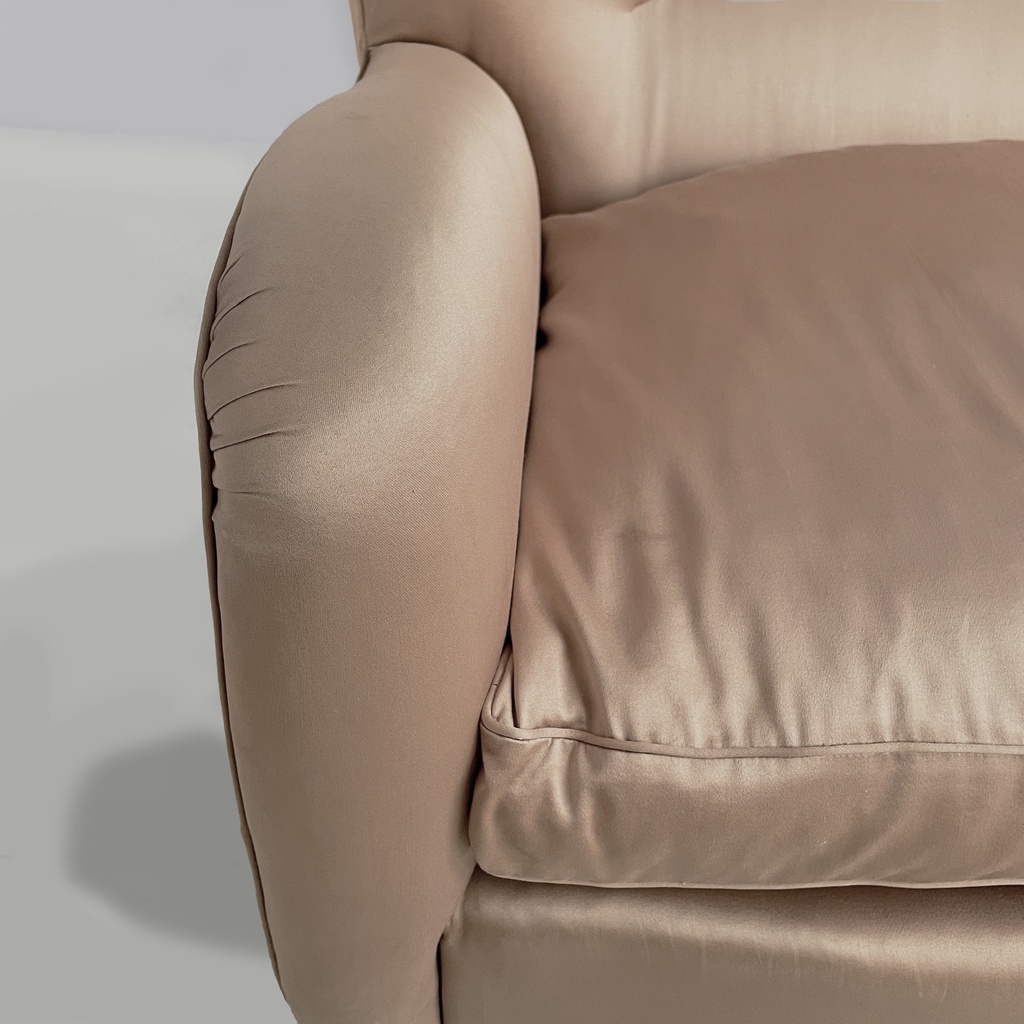Divano in seta rosa beige, 1940 ca.