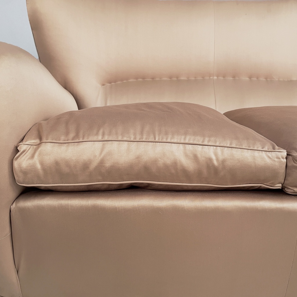 Divano in seta rosa beige, 1940 ca.