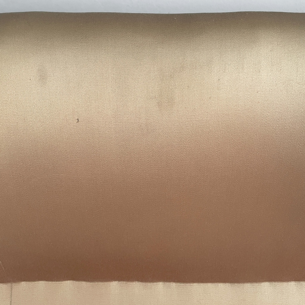 Divano in seta rosa beige, 1940 ca.