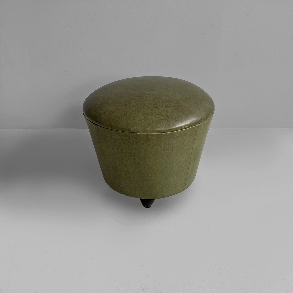 Pouf in similpelle verde, 1970 ca.