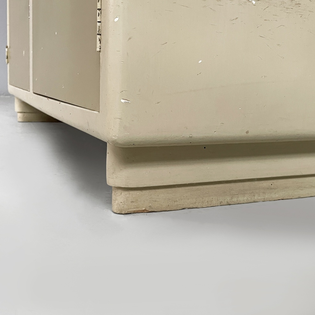 Credenza in legno beige e vetro, 1940 ca.