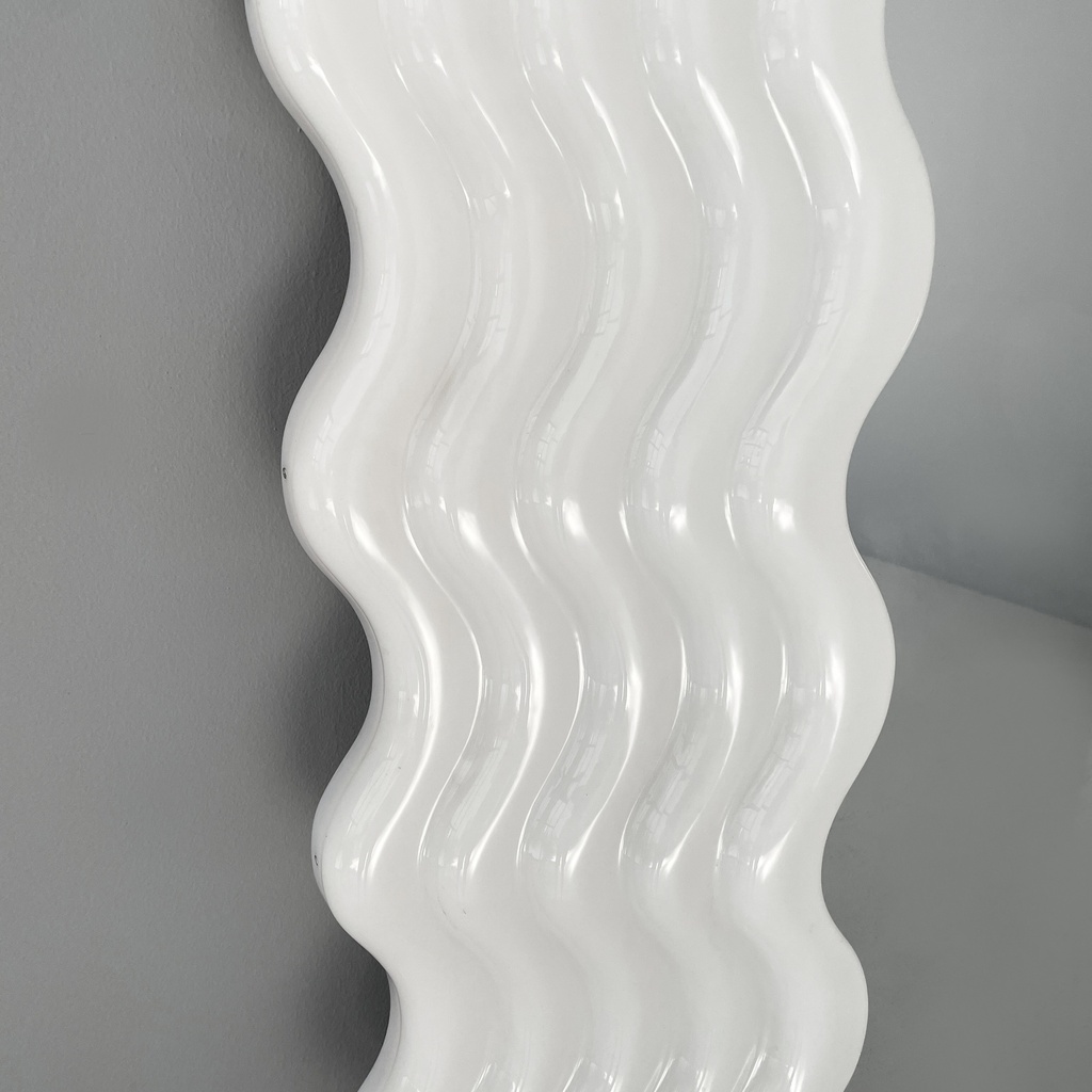 Specchio luminoso Ultrafragola di Ettore Sottsass per Poltronova, 1980 ca. 