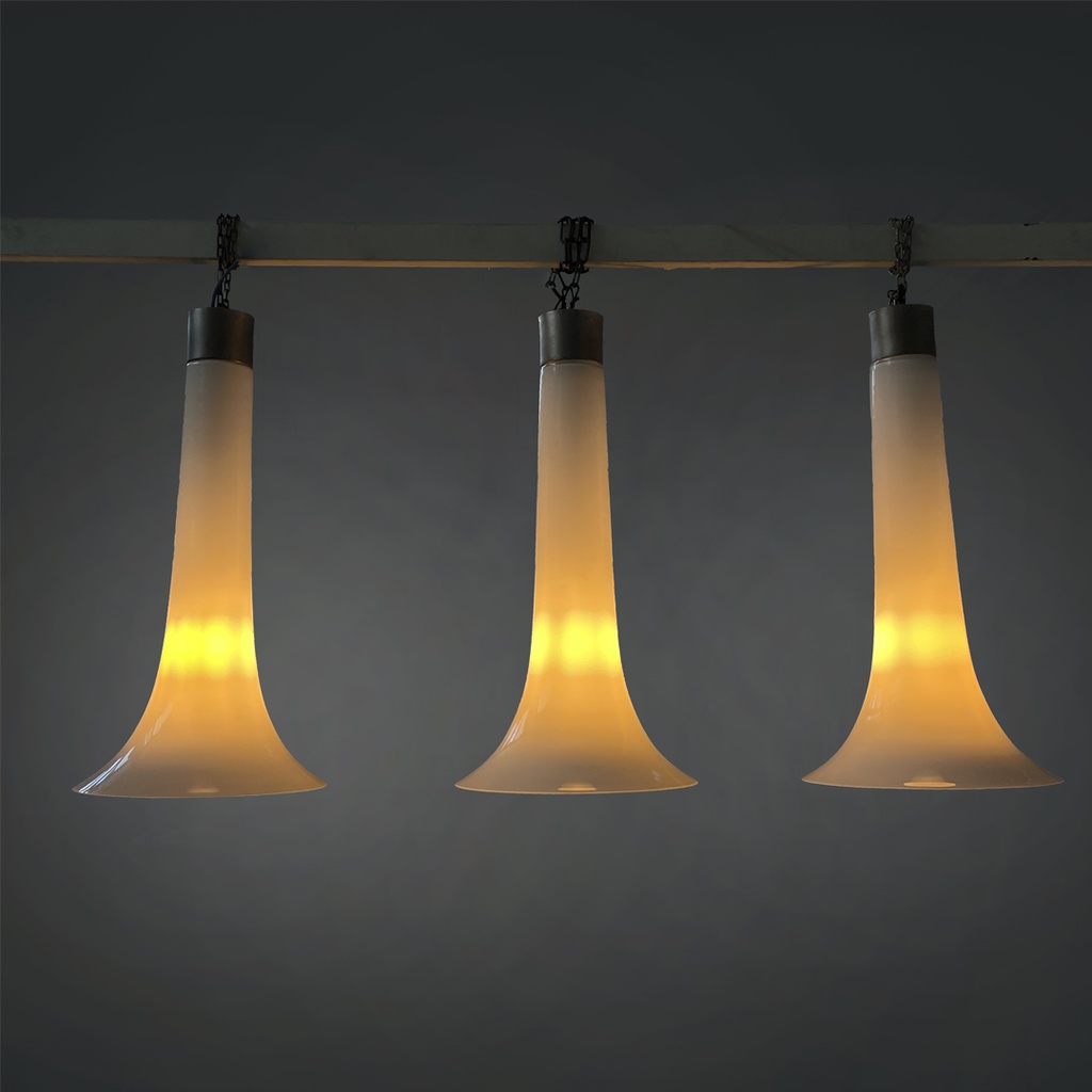 Lampadari in vetro opalino e metallo, 1970 ca. 