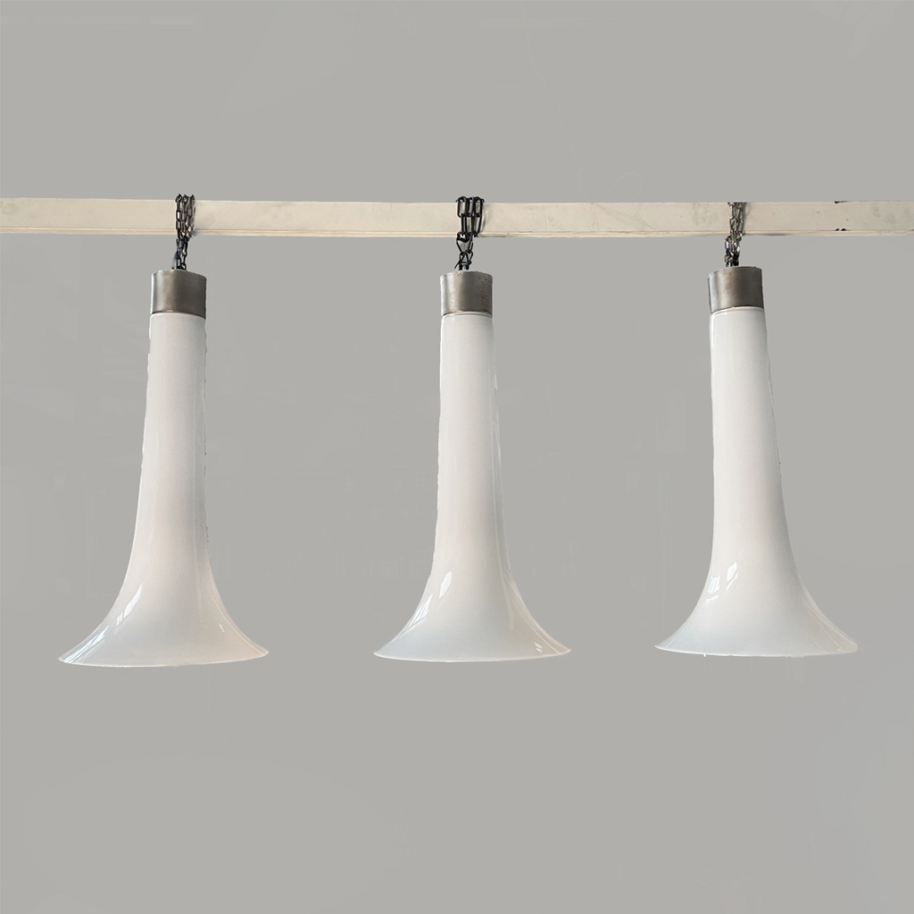 Lampadari in vetro opalino e metallo, 1970 ca. 