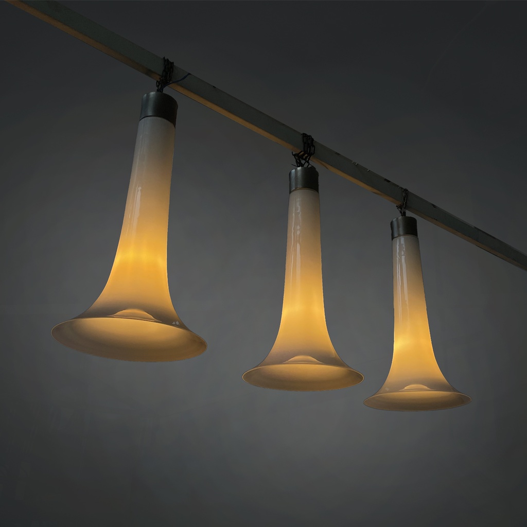 Lampadari in vetro opalino e metallo, 1970 ca. 