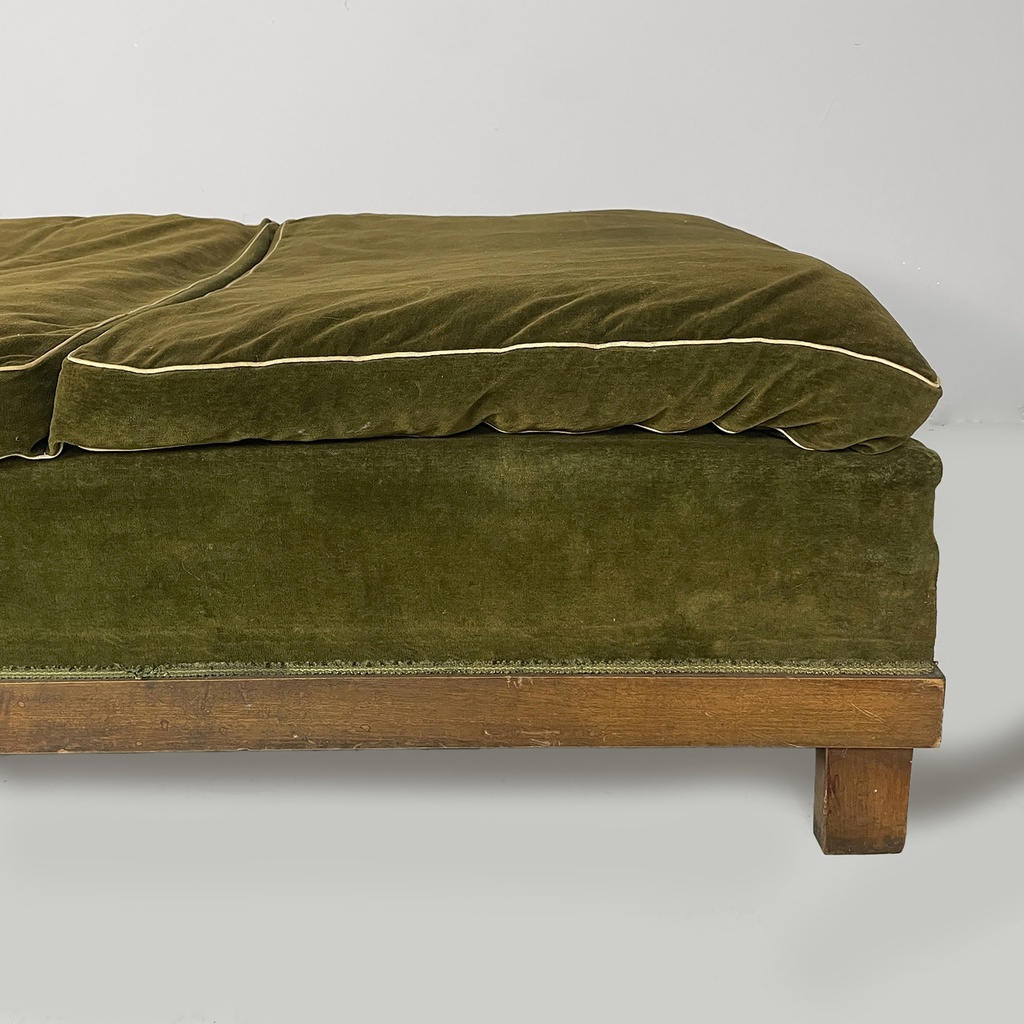 Daybed in velluto verde, 1930 ca.