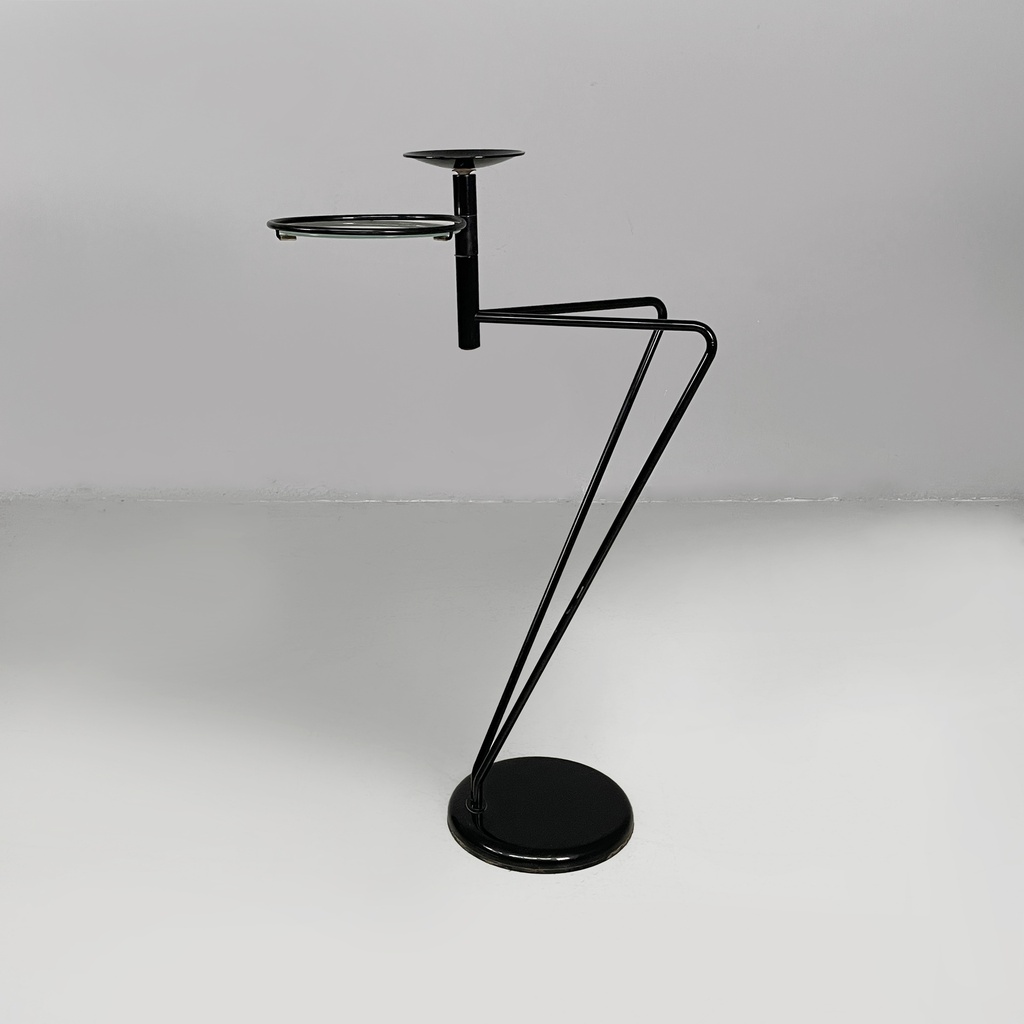 Tavolo da caffè con posacenere in metallo nero e vetro, 1980 ca.