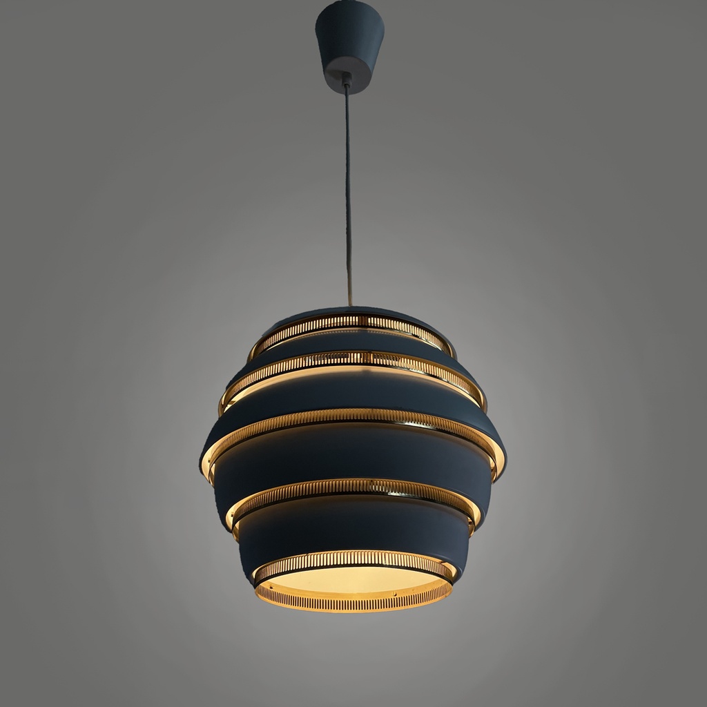 Lampadario Beehive di Alvar Aalto per Valaisinpaja Oy, 1970 ca.
