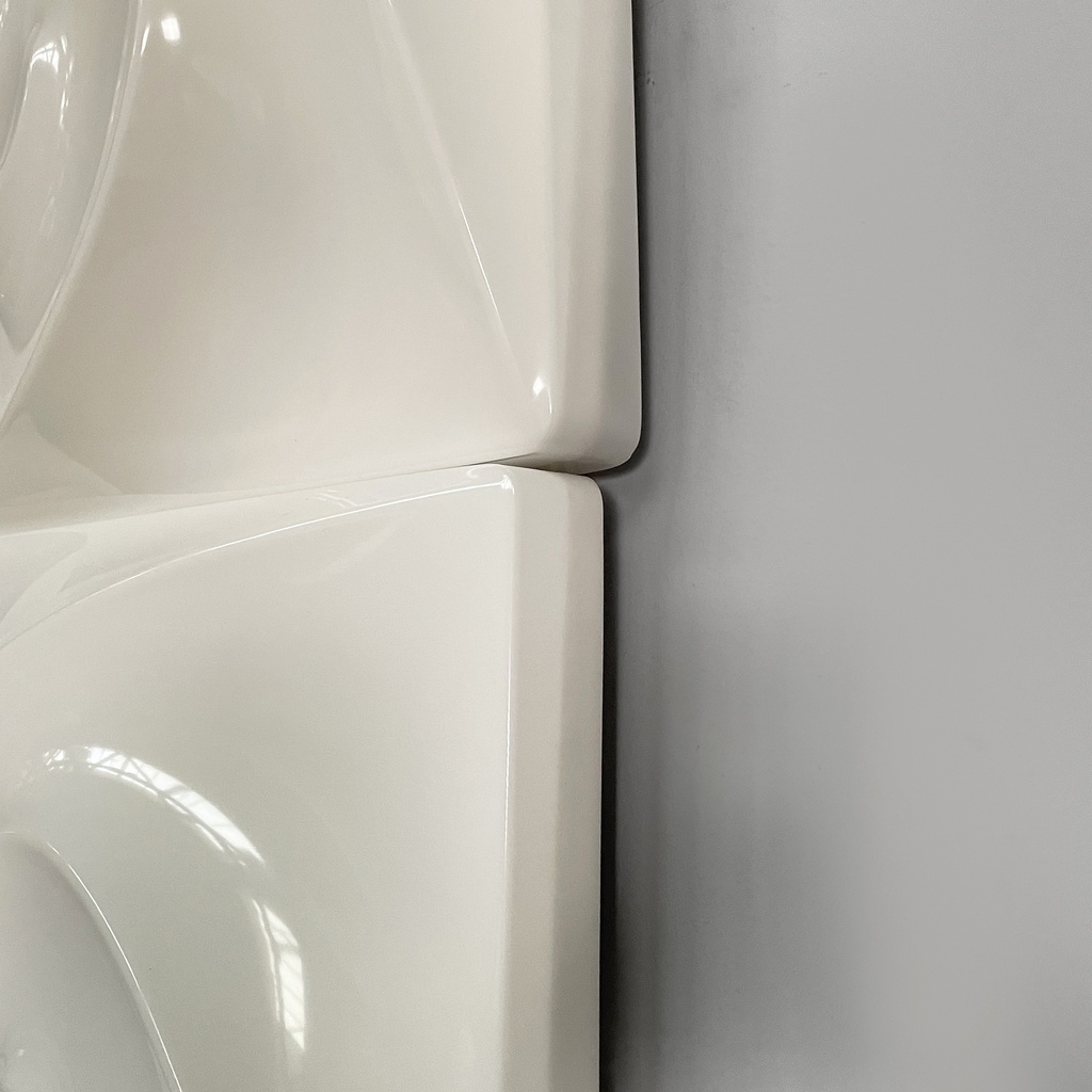 Applique in plexiglass bianco, 1980 ca.