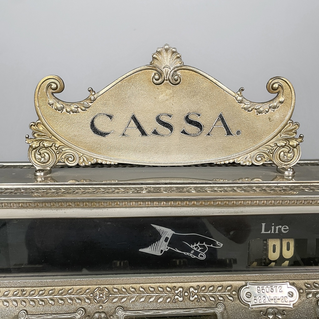 Registratore di cassa in metallo e legno, 19