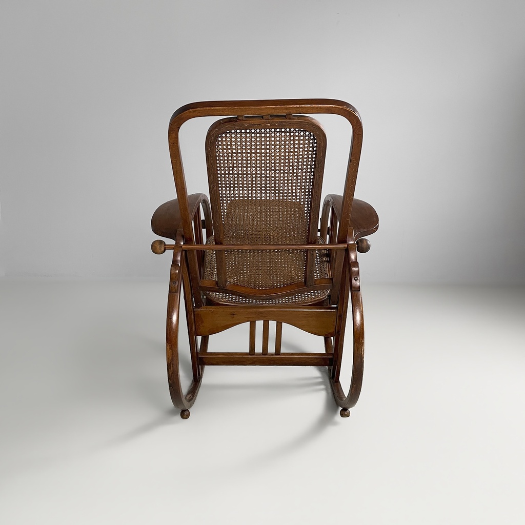 Sedia a dondolo 267 di Società Anonima Antonio Volpe, 1920 ca.