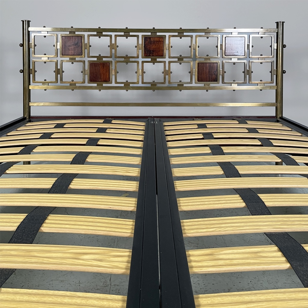 Letto matrimoniale di Osvaldo Borsani e Arnaldo Pomodoro per Atelier Borsani Varedo, 1950 ca.