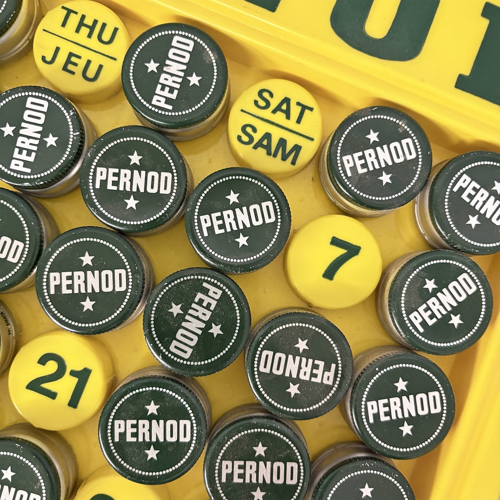 Calendario perpetuo pubblicitario Pernod, 1970 ca.