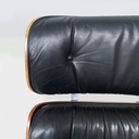 Poltrona e pouf di Charles e Ray Eames, 1970 ca.