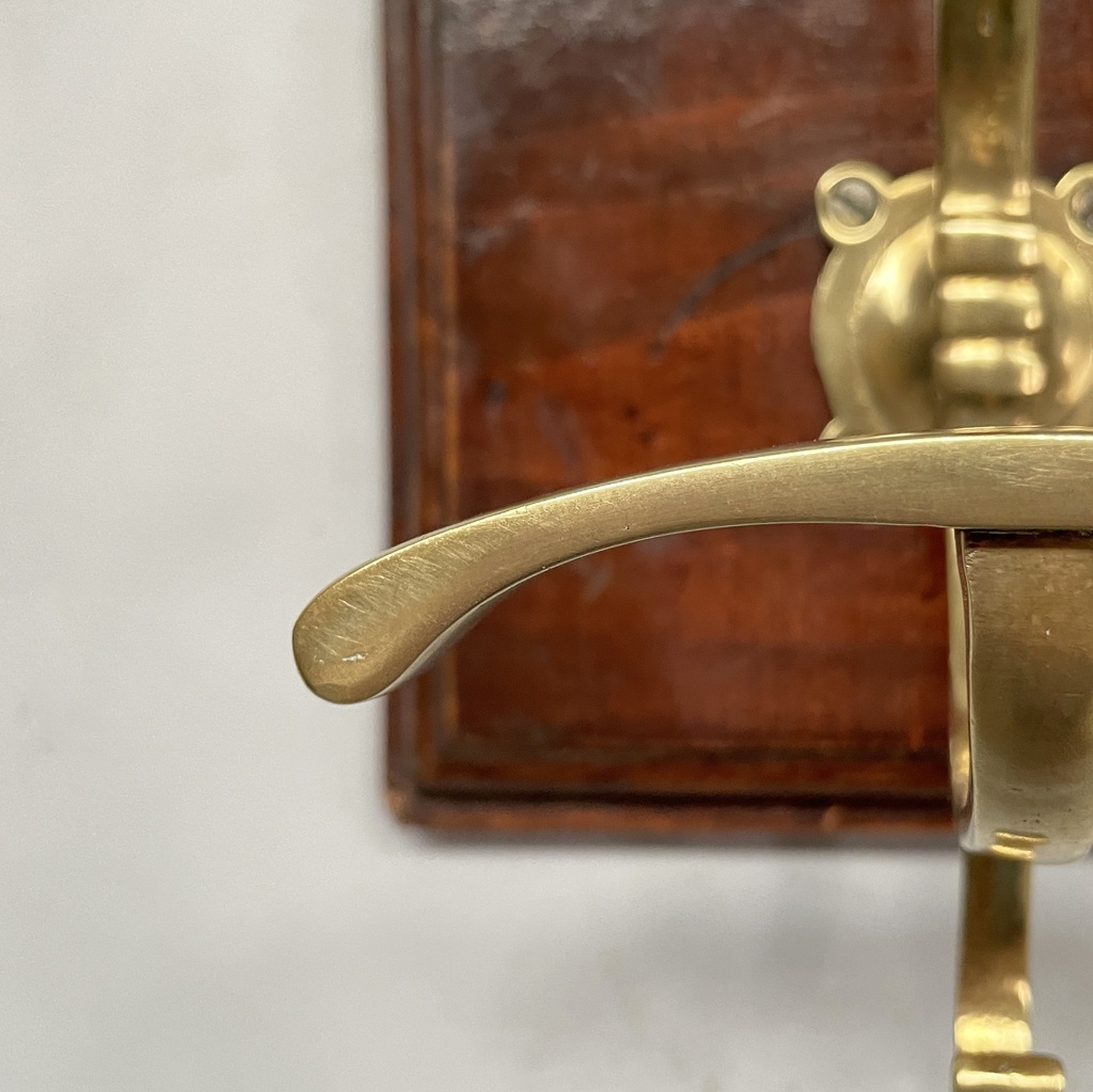 Appendiabiti da parete in legno e ottone, 1920 ca.