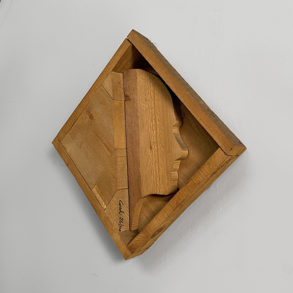 Scultura Profilo di Moravia di Mario Ceroli, 1970 ca.