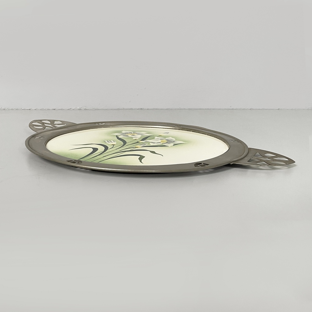 Vassoio con fiori in ceramica e metallo, 1930 ca.