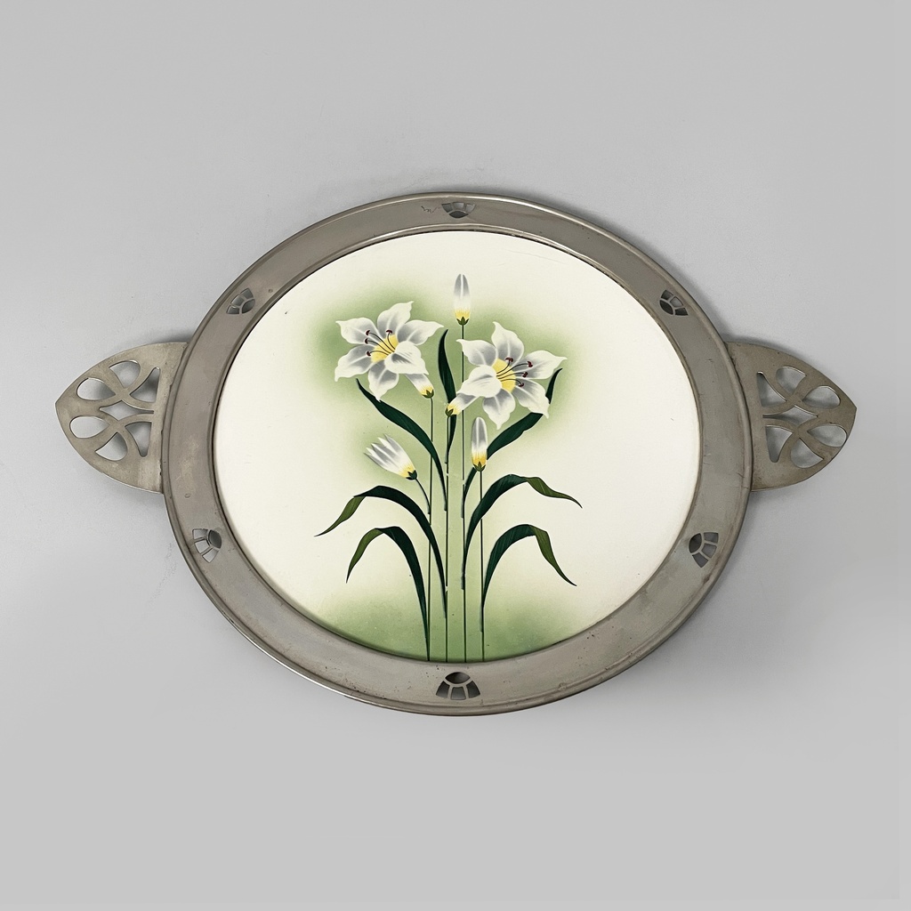 Vassoio con fiori in ceramica e metallo, 1930 ca.