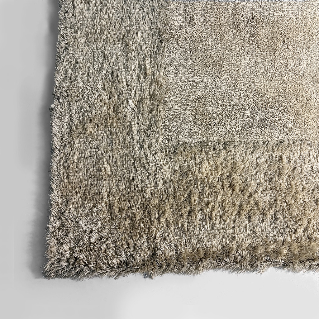 Tappeto a pelo corto e medio in beige, 1970 ca.