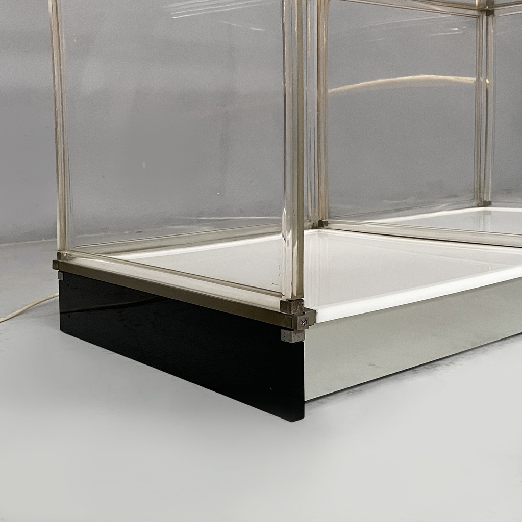 Libreria con lampada in plexiglass, 1970 ca.